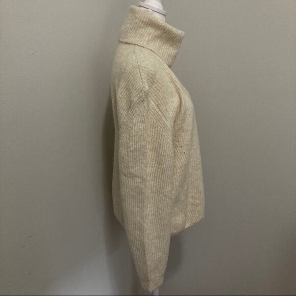 Topshop Turtleneck Sweater Oatmeal size M Soft Knit Ribbed - Picture 6 of 7